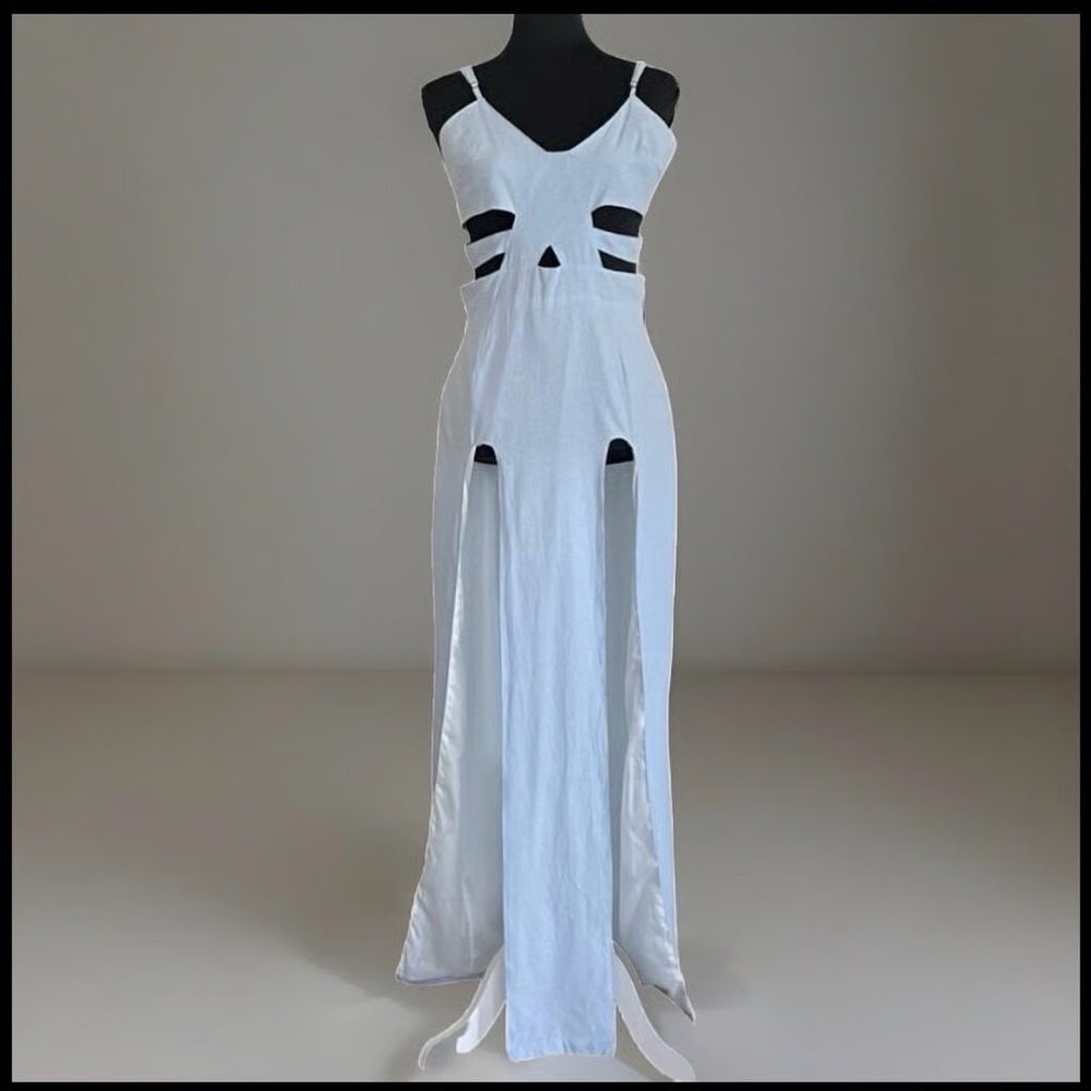 Chic Cut-Out Long Sleeve Dress in Light Blue marked L but better for M